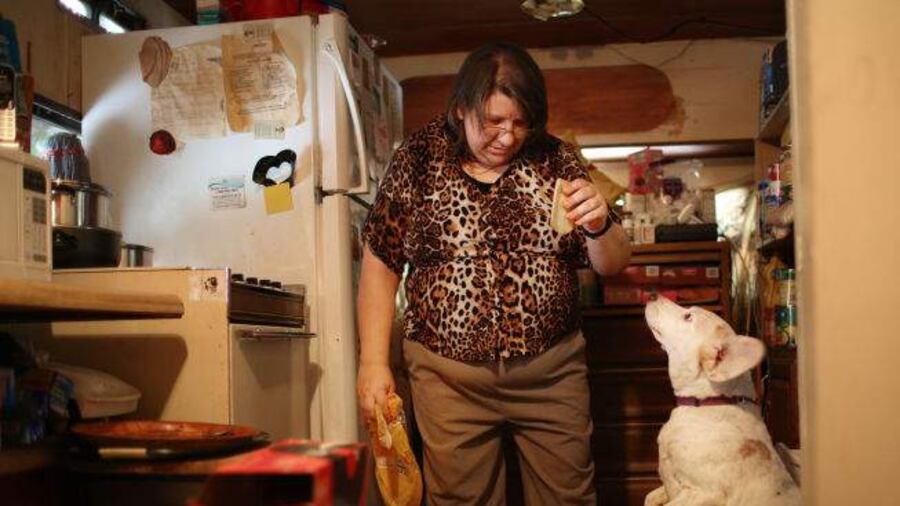 At almost 300 pounds, a Lealman woman battles food&nbsp;addiction